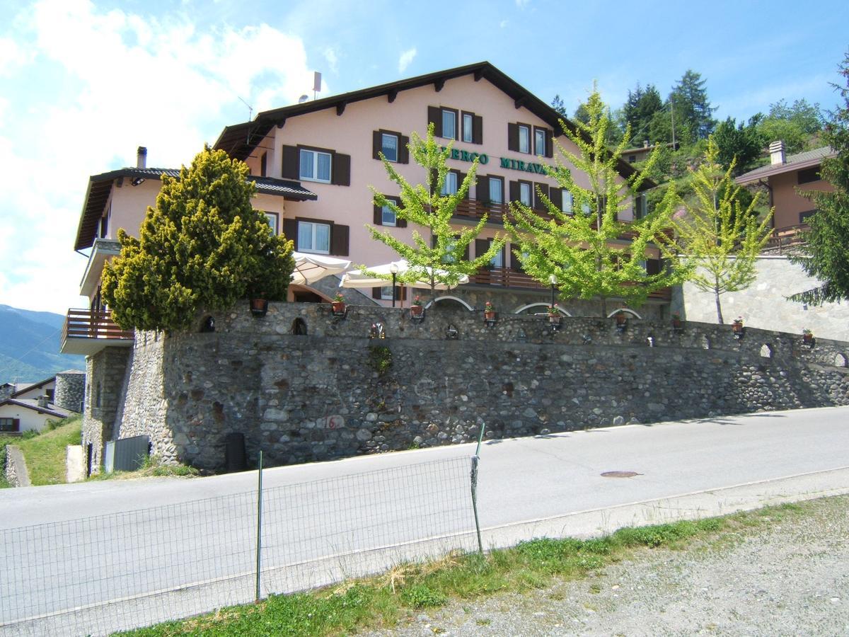 Hotel Ristorante Miravalle Teglio Extérieur photo