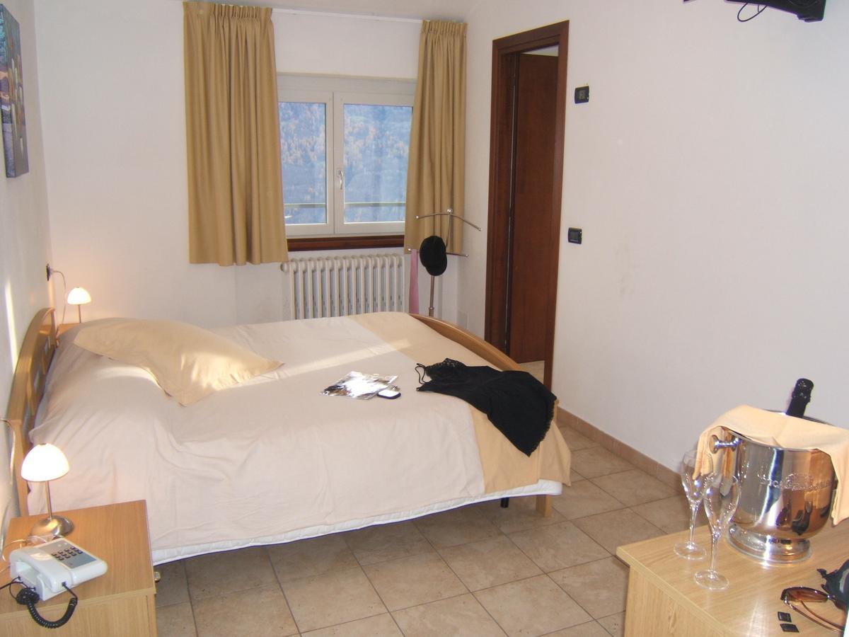 Hotel Ristorante Miravalle Teglio Extérieur photo